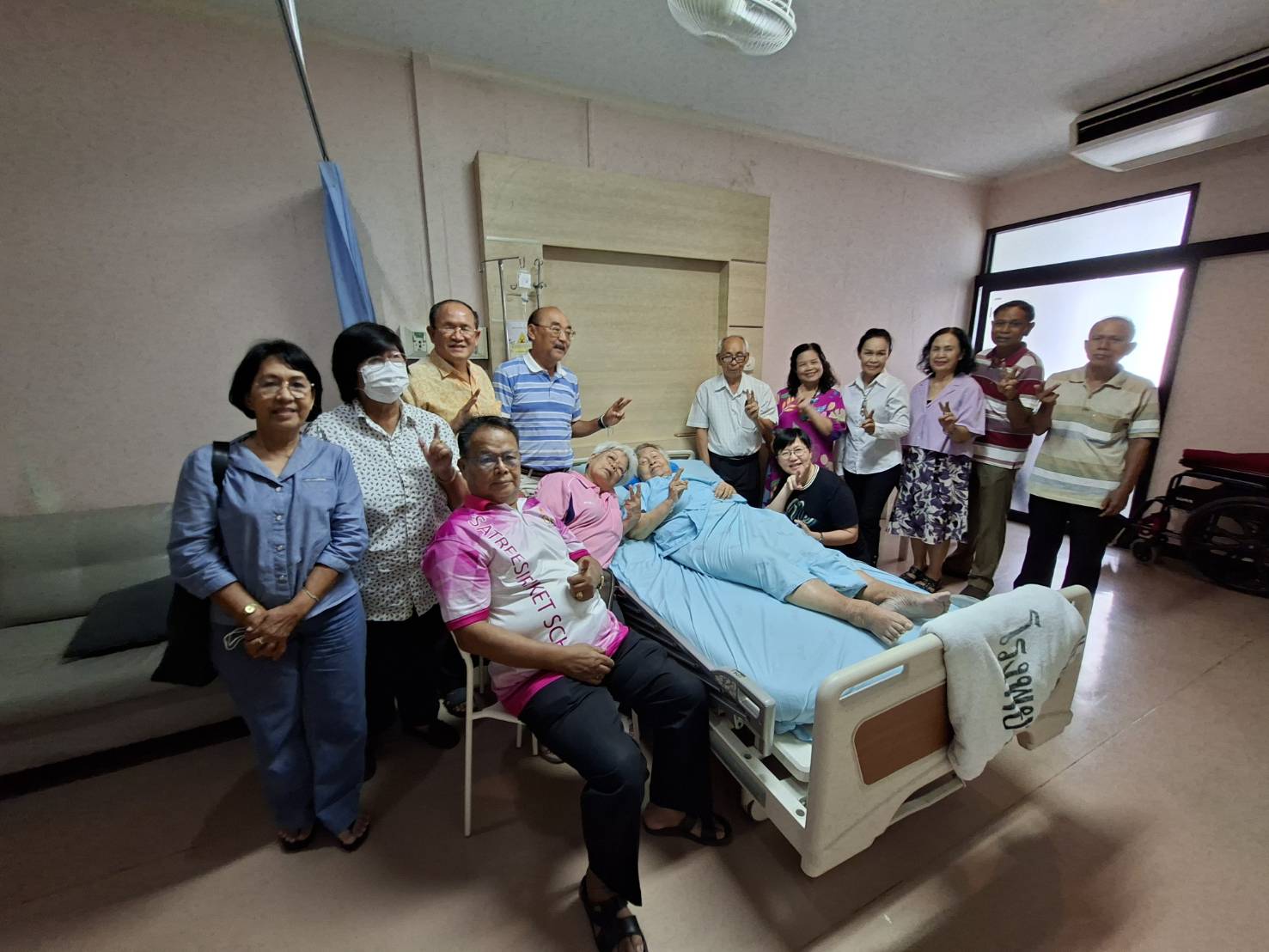เยี่ยมให้กำลังนางเกษสุดา มหาสุวีระชัย